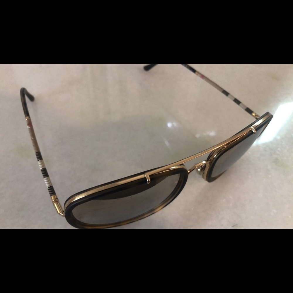 Burberry 3090Q Sunglasses - Picture 8 of 8